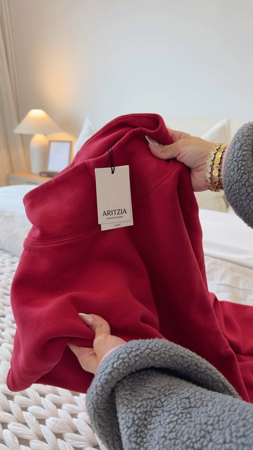 Aritzia New red 🧸🎄❤️ @aritzia making me so excited for the holiday season! Comment HAUL for details and sizing and try on coming asap #aritzia #aritziastyle #aritziaoutfits #aritziahaul *affiliate links 🫶🏻 I love you all!