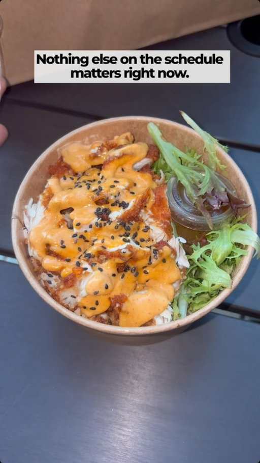 Realizing that being a responsible adult can officially wait until tomorrow morning is the exact break your overworked brain was begging for today. 🔥

Unboxing a freshly prepped comfort bowl loaded with crunchy sides and rich house sauces proves that stepping away from your workload is always the right call. 🍚

📍 Location:  1021 N Pennsylvania St, Indianapolis, IN 46204 (Inside Circle City Eats)

Forget your to-do list; order direct today at bowlsofrice.com. 📦 #bowlsofrice #bowlsofriceindianapolis #northpensylvania #pensylvaniafoodie #indianapolisindiansfan