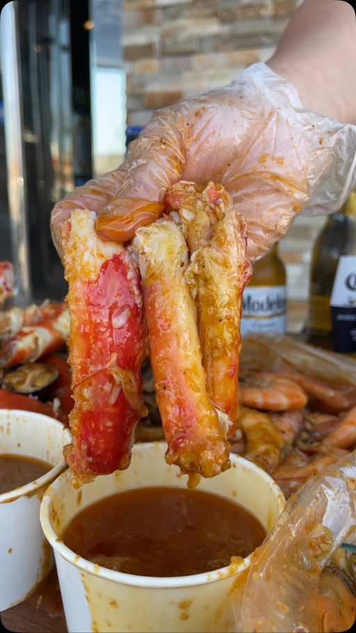 Classic king crab dip? 🦀🔥

Nothing beats a big, juicy piece of king crab dunked into our signature house sauce! 😮‍💨 Rich, saucy, and packed with flavor in every bite. Trust us, you’ll want to dip it again and again! 😏

📍 13265 Harbor Blvd, Garden Grove, CA 92843

👉 King crab lovers, grab your crew and come get your seafood fix at Raising Claw today!

#RaisingClaw #KingCrab #SeafoodBoil #GardenGroveEats