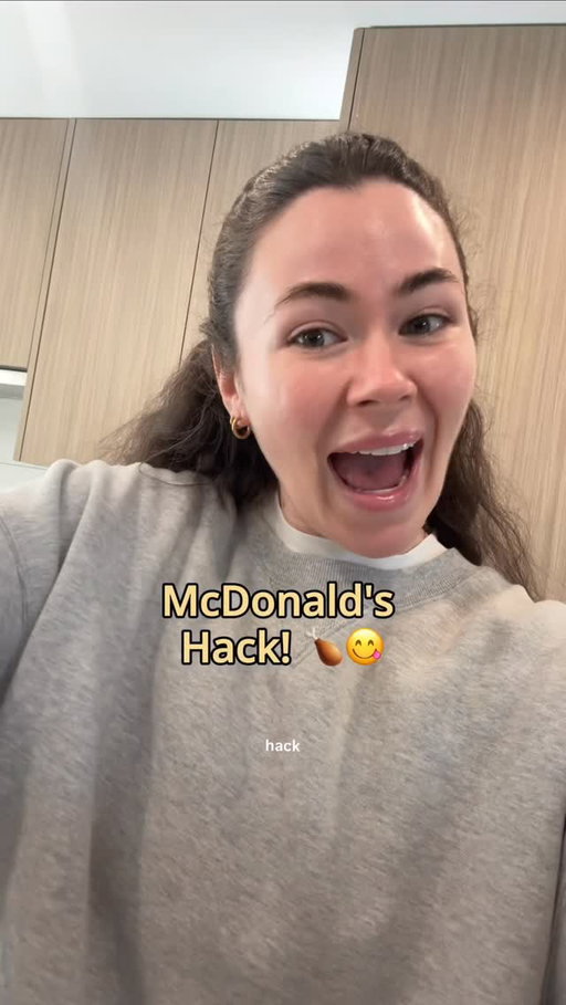 I love an inexpensive food hack 😂🍗 MCDONALDS FOREVERRRRR!!!!! Also fun fact I was crowned employee of the YEAR when I worked at McDonald’s and it’s still one of my greatest accomplishments 👑 I won an IPOD NANO