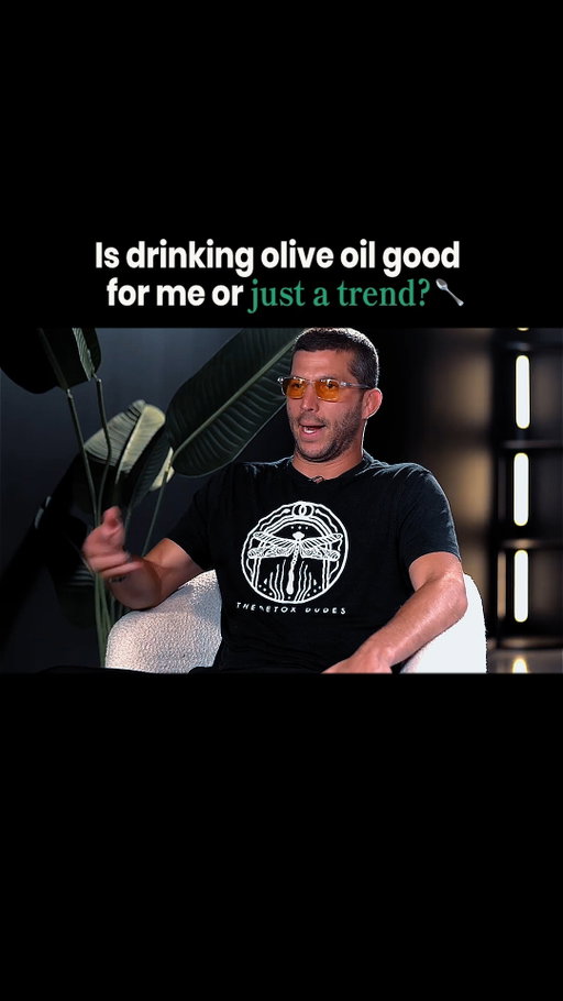 The fat I reach for all day long 🍳

People are surprised when I tell them I drink olive oil. They assume it works like castor oil and sends you running to the bathroom. It does not.

What it brings is antioxidants, polyphenols and a fat your body can use.

I cook with it, I eat it with almost everything and I drink it straight.
It is one of the easiest habits I have, and it shows up in almost every meal.

Save this and tell me below what oil is in your pantry right now.

#naturalhealth #cleanliving #guthealth #nontoxicliving