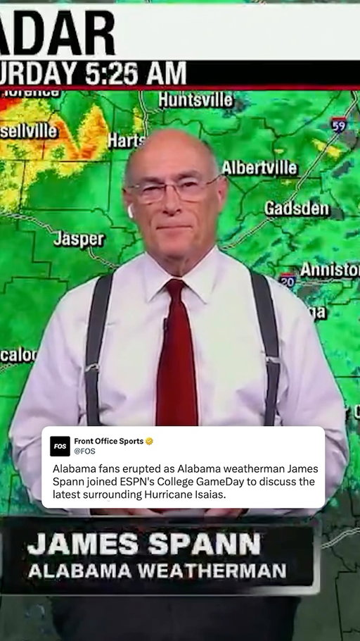 Alabama meteorologist joined ESPN’s College GameDay to share the latest updates surrounding Hurricane Isaias, and Alabama fans inside the building erupted.

🎥 @collegegameday/X