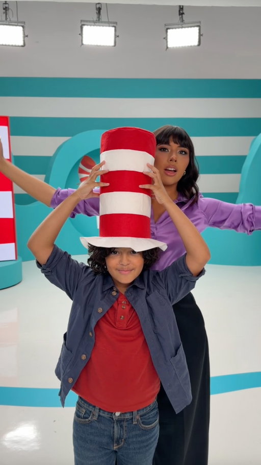 The power of the hat is in their hands, literally. #TheCatInTheHat - Only in theaters November 6.