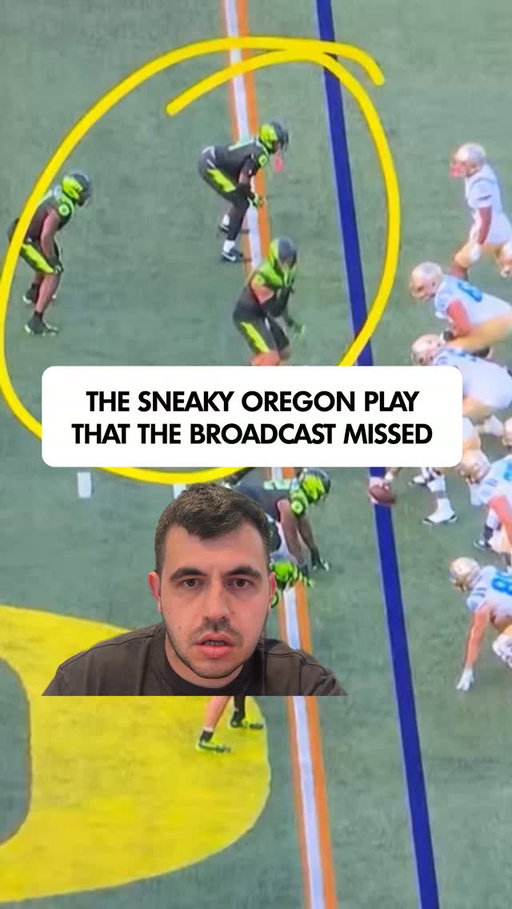 Surprised the TV crew didn't catch this. Bad day for Oregon but I love interesting football strategy stuff like this #collegefootabll #oregonfootabll #uclafootball