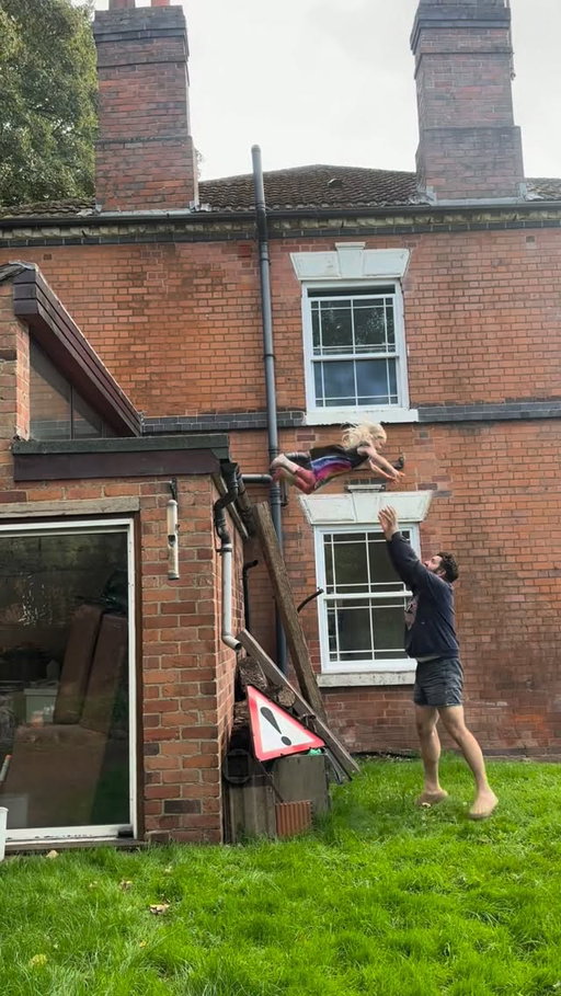 She either trusts me implicitly or she’s just an absolute nutcase. #staffordshire #vizsla #homerenovation #skydive #daddydaycare