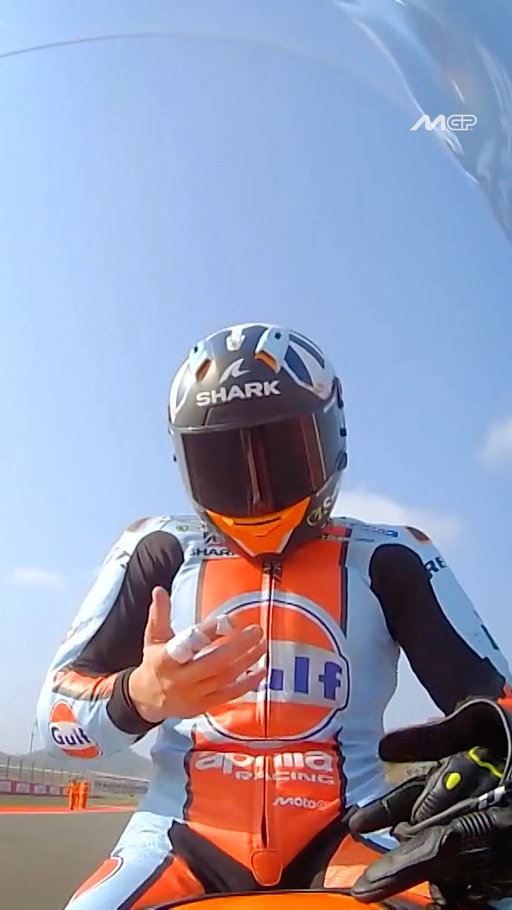 A heroic ride with two broken fingers! 🫡 Not all superheroes wear capes 👊

#IndonesianGP🇮🇩 #MotoGP