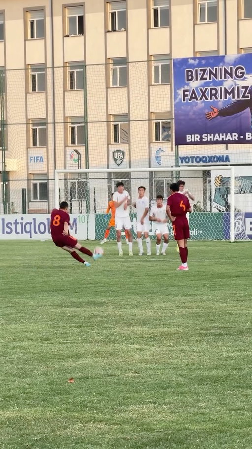 What in the SWAZZ KNUCKLE WHIPPAGE tekkers is this sorcery!!!! 💫💥☄️

@coach_babayev inches away from a Puskas! 🤩

Follow us for more crazy tekkers and football challenges! ⚽️🍿

#football #soccer #freekick #messi #ronaldo