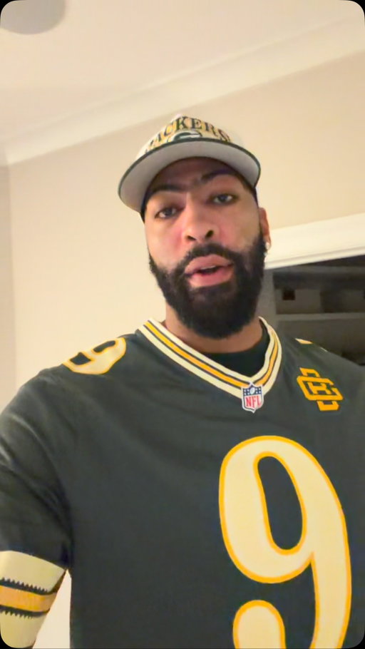 Yoooo @mojobrookzz lmk what size jersey you wear!!!
@nfl @packers