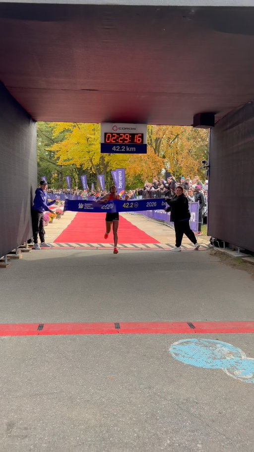 Votre championne du Marathon Beneva de Montréal. 

Alem Gebremariam vient de remporter le Marathon Beneva de Montréal en 02:29:17

42,2 km plus tard, elle est au sommet du podium. 

@beneva.ca