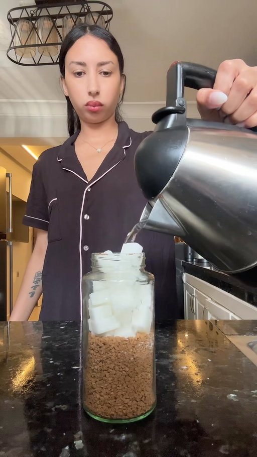 The world will always remember us, baby Dalgona🥹🙏 

#icedcoffee #dalgonacoffee #coffeeaddict #soukainasing #viral