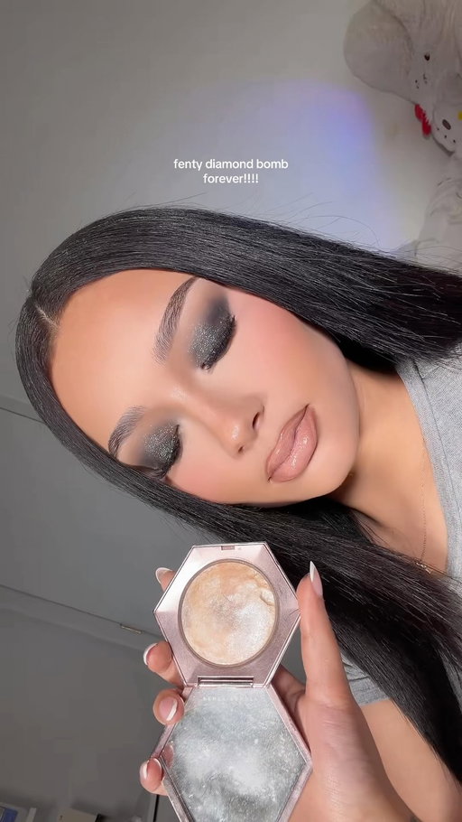 forever a @fentybeauty diamond bomb stan! 🖤
-
#fentybeauty #makeup #eyeshadow #eyeshadowtutorial #makeuptutorial