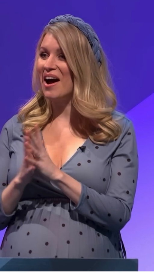 LEICESTER SONG (from when I was 8 months preggo) 
Who have I missed out? 
I’m about to start my tour and get ready for a series of mini-versions about my tour destinations! Birmingham, Leeds, Blackburn, Exeter… where else deserves this treatment!!?

Book tickets now at link in bio or just google Rachel Parris tour. 
#leicester #comedytour #musicalcomedy #comedysong #garylinekar