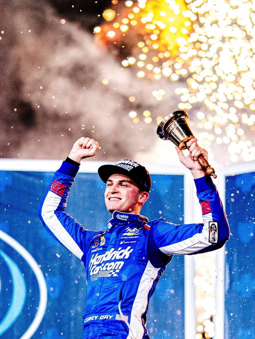Winners at Charlotte! ✌️in a row! Thanks @teamhendrick
