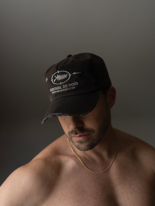Sometimes you find a piece that just feels different. Special in a way that you can’t put into words. 

There’s something about the craftsmanship, the details, and the story behind it. More than just something you wear, it feels like a piece of art. 

The Festival De Noír hat by an art practice @bouquetnoir.