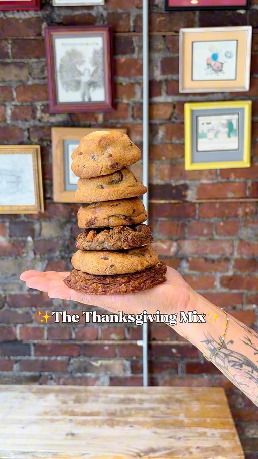 Why choose one fall flavour when you can have six? 

🧡Pumpkin Pie 
🍎Apple Pie 
🍪Oatmeal Chocolate Chip
🫐Blueberry Biscoff 
🍂Pecan Pie 
✨Classic