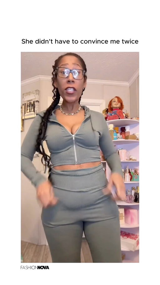 Stretch test passed... this set knows how to bounce back 🤎✨

#fashionnova #novababe #Activewear #stretchtest #gymstyle