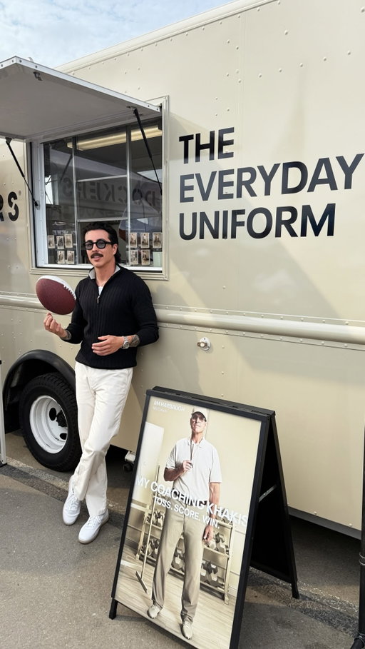 Football, good vibes, and a little style! 🏈🙌🏽

Had a great time at the @dockerskhakis Khakis & Kickoff tailgate, celebrating their partnership with legendary coach Jim Harbaugh!
Thanks for having me out! 🤝🏽

#ad