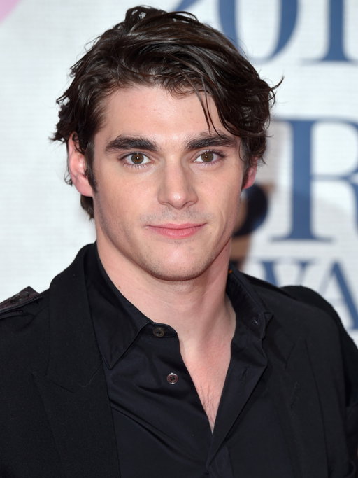 RJ Mitte who played Walter White Jr. on “Breaking Bad” has passed away at age 34💔🥺