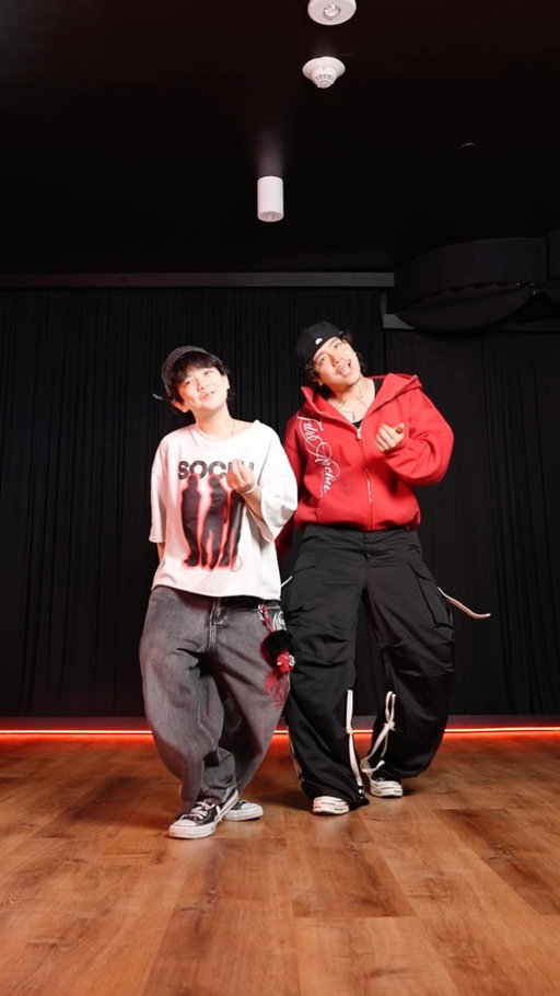 Welcome to Jonathans new dancing era✌️👀