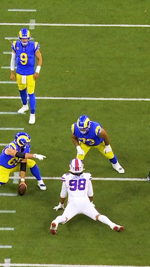 the way he caught himself 😂

BUFvsLAR on ESPN
Stream on @NFLPlus