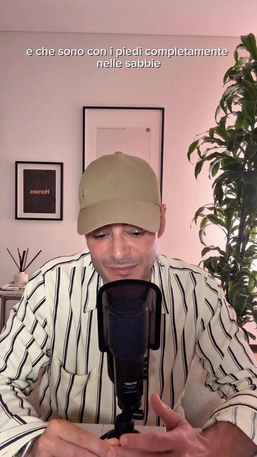Un pò di me…
Un pò di noi… (perché so che in questo momento c’è chi sta attraversando quel periodo)
Con un pizzico di ironia perché poi alla fine a certe cose difficili si riesce a guardare con sorriso..ma ci vuole tempo!
Nel frattempo è buio..

Ma se ne esce…

Ciao alla prossima!

Ps: ogni tanto la voce si abbassava…ma questo video nonostante tutto era un po’ difficile portarlo fino alla fine..

#FrankGallucci #Pensieri