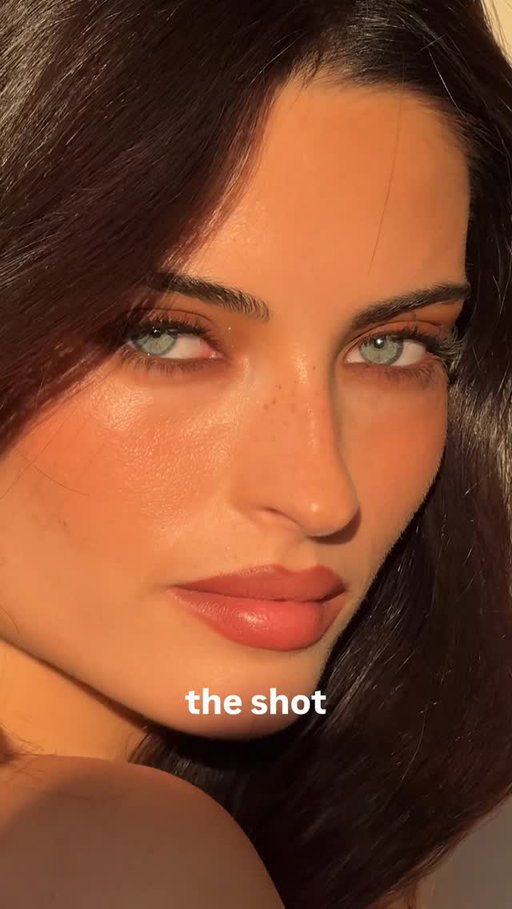 The shot Vs the reality for this look yesterday on @reneemurden … sometimes the weirdest spots are where you get the best shots 

Check my previous post for the pics