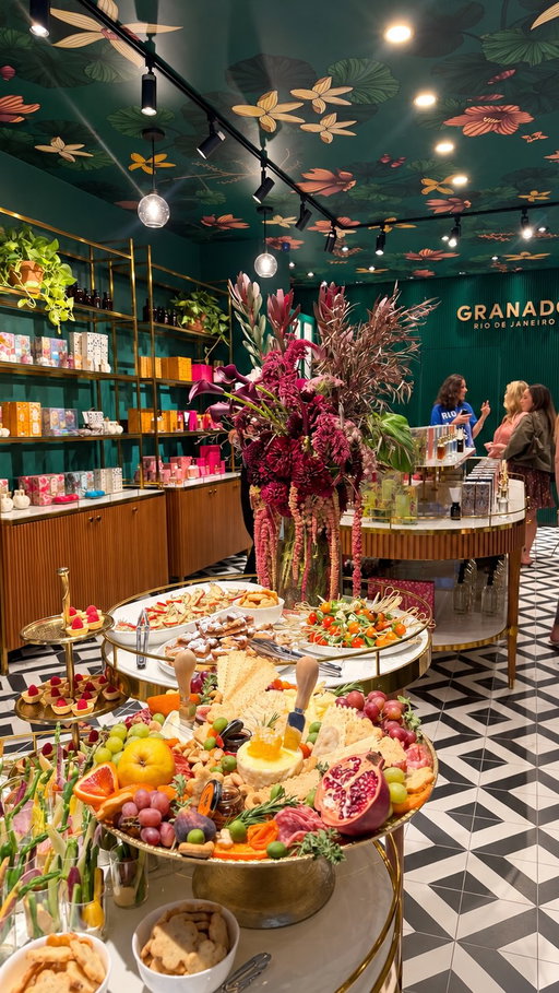 New York City, and now Charleston! 🇧🇷✨

A little exciting news for King Street! @granadobrazil the iconic Brazilian beauty and fragrance brand dating back to 1870, has chosen Charleston for its first U.S. store outside of NYC!

I had the pleasure of attending their grand opening celebration, and between the beautiful fragrances, vibrant packaging, and incredible attention to detail, I can already tell this is going to be a favorite.

With over 150 years of Brazilian heritage, it’s pretty special to see a brand with this much history choose Charleston for its next chapter. And just in time for holiday gifting! xx