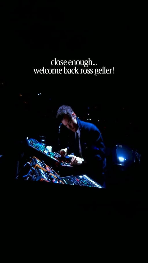 harry really said we’re going experimental in this era! 🪩😃💋

#friends #rossgeller #harrystyles #togethertogether #harrystylesconcert