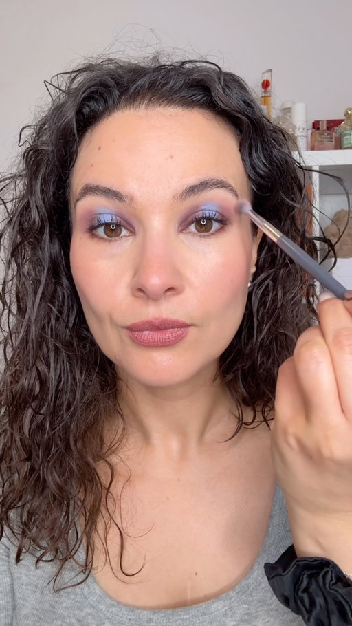 It’s ok to just have fun with makeup. If you try something new and hate it, you can just wash your face. It’s not that deep 🤷🏻‍♀️
Here is your invitation to go have some fun with your makeup. 
#makeuptutorial #trending #trendingreels♥️ #makeupisfun