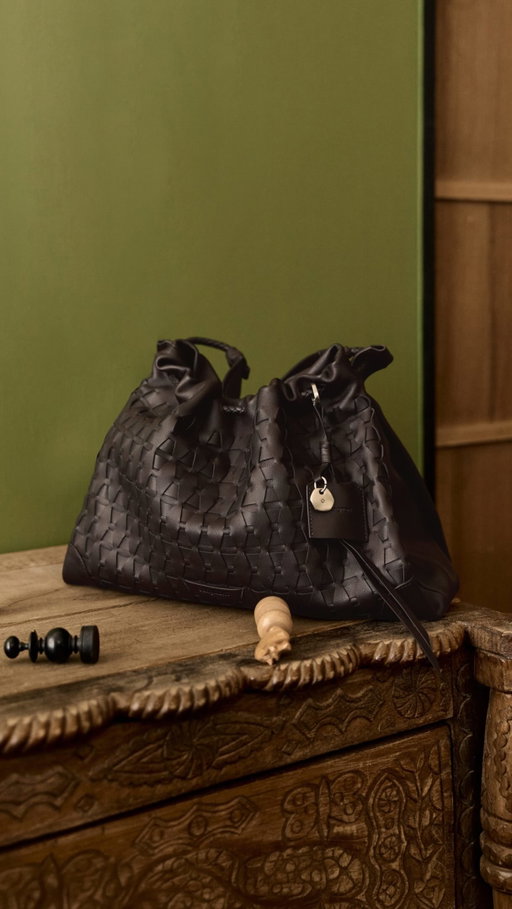 I ordered a $600 Songmont woven bag anonymously to see if it’s worth the price.

What I found surprised me.

Estimated production cost is about $180 and the retail price is $600. That’s roughly a 3.3x multiplier, well under what most leather brands charge.

Would you buy this at $600?

Paid partnership with @songmont_official. I bought it as a regular customer, and opinions are my own.

#sponsored #tannerleatherstein #songmont #SongmontGatherCollection #leatherbag