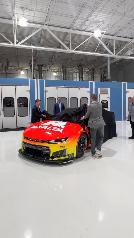 A look back at where it all began. 

@jeffgordonweb and @williambyron unveil the final @axaltarefinish branded No. 24 scheme, a throwback to the design that started it all in 2013. Catch it on track this weekend in Phoenix. Stay tuned for the unveiling of their 2027 paint scheme with a new company name.