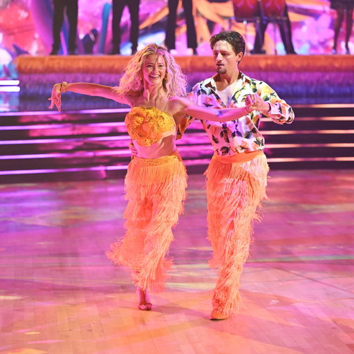 True or false: Connor’s hips don’t lie 😉 What did you think of his #SuperBowlNight Samba with Rylee? 👏 #DWTS