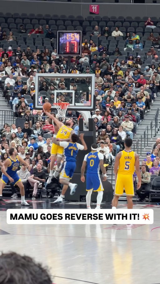 @ma23mu goes reverse with it.. @flavorflavofficial loves it! 👀
