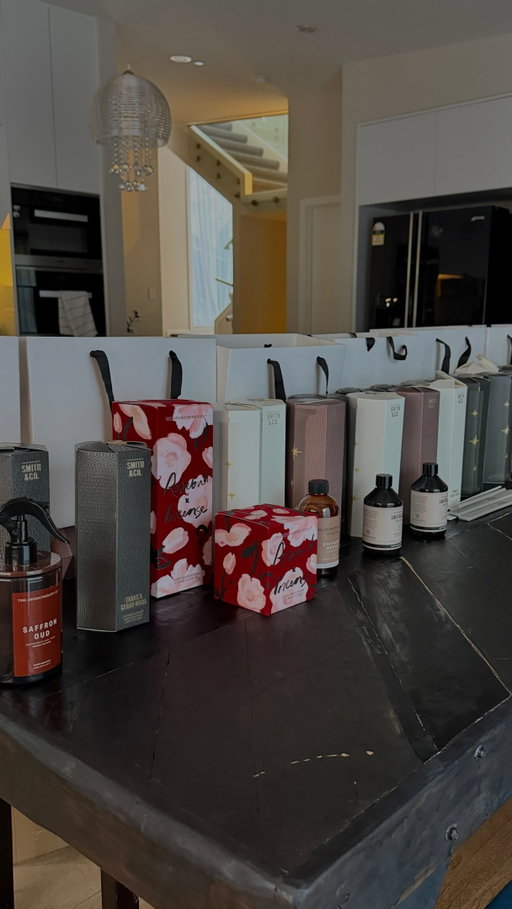 Aromatherapy Co Mega Home Fragrance  Warehouse Sale up to 85% off RRP 
Thursday 15th to Saturday 18th October  of Sept 9 am - 3 pm 
📍 242 Broadway, Newmarket, Auckland 

Grab deals on: Aromatherapy Co, Smith & Co and Therapy 
All home and skin fragrance available from candles, diffusers, refills, lotions, handwash, hand creams and sets 

@thearomatherapycompany 

In store only. A gift bag per customer till stocks last 
*Giveaway winners @shweta_2014 + @hollie.peterson97 

AD INVITE 

#boujee on a #budget  #auckland #nz #urbanlistnz