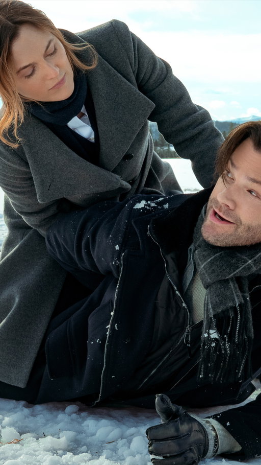She’s a no-nonsense bodyguard. He’s a charming action star. Protecting him over the holidays is her job. Falling for him? That’s where things get complicated.

Starring Leighton Meester and Jared Padalecki, and based on Katherine Center’s bestselling novel The Bodyguard, GUARDING STARS arrives 18 November, only on Netflix.