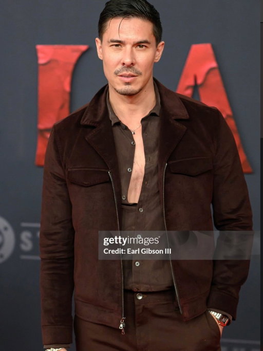 Who doesn’t love a good villain story ? 

@clayfacemovie @dcofficial 
Full look by @johnvarvatos