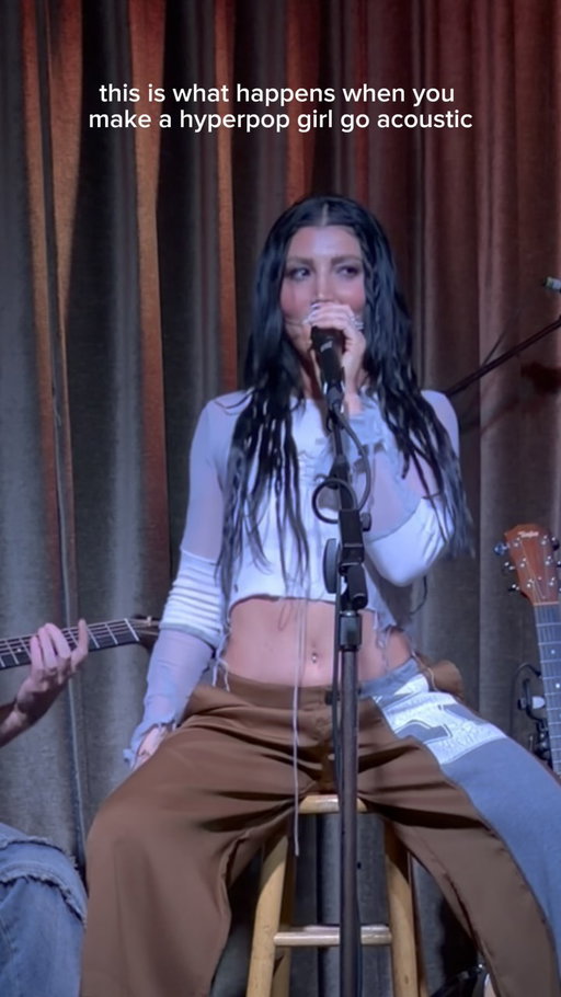 be honest… does ‘grilled cheese’ kinda slap acoustic?
#livemusic #concert #livevocals #indieartist