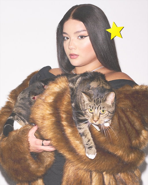something juicy, delicioussssss + fab is coming 10/15 😽 Follow @celebritycats <3 First episode drops at 7/8c.