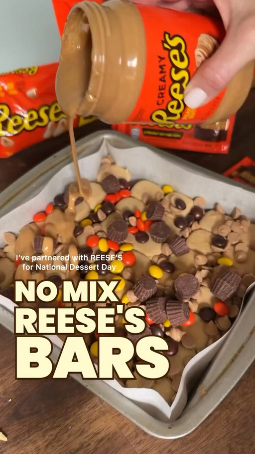 No mixing and just REESE’S on REESE’S on REESE’S. 🧡
REESE’S No-Mix Magic Cookie Bars

Line an 8x8 pan with parchment and layer in:
🍪 Refrigerated REESE’S cookie dough
🥜 REESE’S peanut butter baking chips
🧡 REESE’S PIECES
🍫 REESE’S Miniatures
🥜 Melted REESE’S creamy peanut butter

Bake until golden, then finish with whole REESE’S Cups and a little extra peanut butter drizzle.

Save this one. REESES understands National Dessert Day.

@reeses #REESESPartner