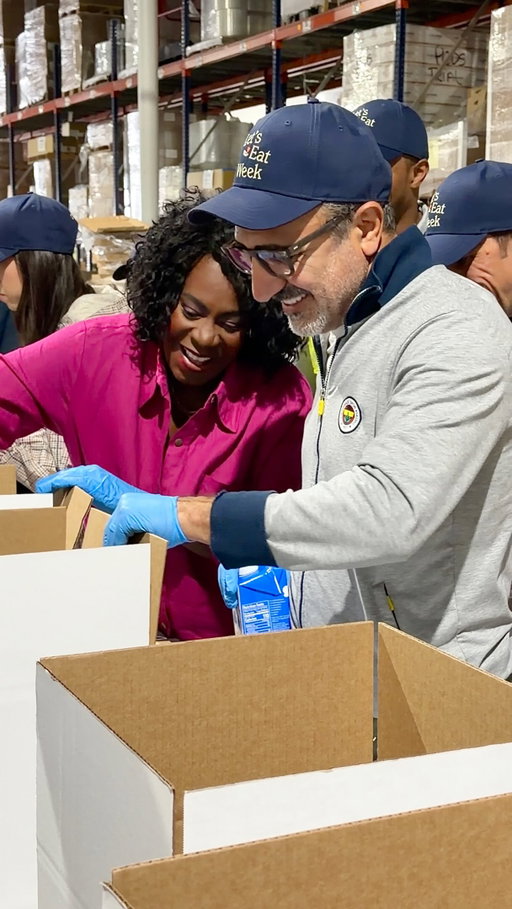 This Let’s Eat Week we’re activating in 45+ events in 15+ cities and 4 countries, getting together with 150+ business and community partners to pack and deliver 14,000+ boxes of good food to families experiencing food insecurity.

On Wednesday, we were in Philadelphia working alongside @phillymayor Cherelle Parker and 165+ community members and volunteers to pack 2,200 boxes filled with nutritious, delicious food and simple recipes for local families to make together at home. 

Stay tuned for more updates 🍎