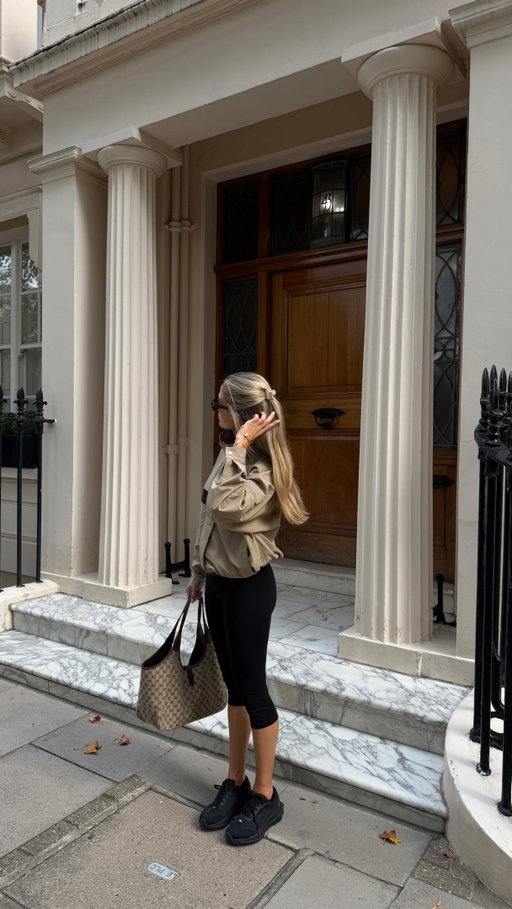 Fefe on her way to Pilates in the new Windbreaker and AMADA Capris🤍

The kind of look that works before, during and after class.