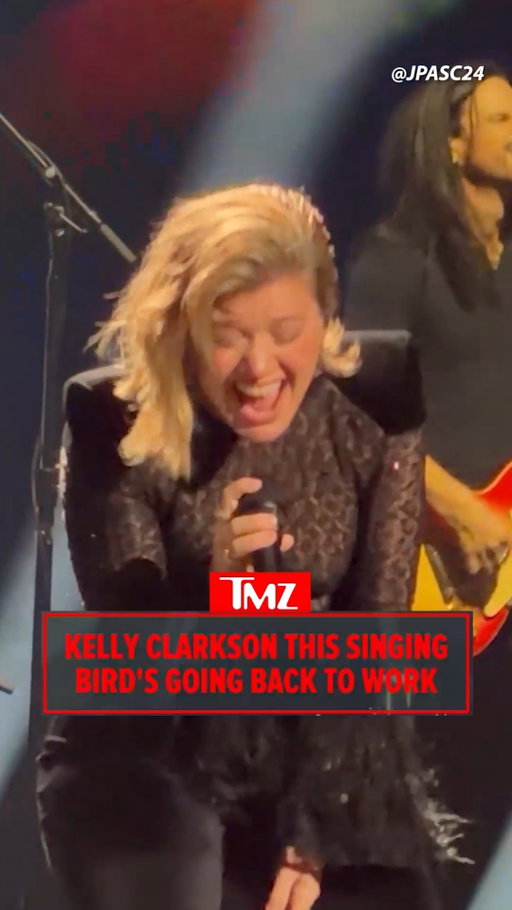 🎤 The show goes on for Kelly Clarkson amid her escalating feud with a Brooklyn toy store ... delivering a stunning performance Wednesday in Las Vegas, and TMZ has video of her big night onstage.

🎥: @JPASC24