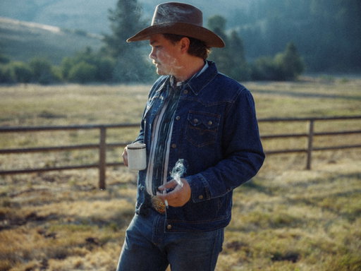 Pickin’ guitar on stage or playin’ cowboy on the ranch, there’s something in this collection for every occasion in between. Shop my collaboration with Kimes Ranch now at the link in my bio!