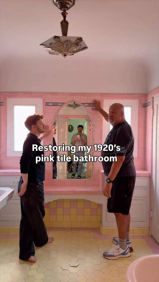 I knew I had to get an expert In this bathroom to help with this tile @regroutvintagetilepreservation was the perfect person to call! Restoring tile like this is a very tedious and time consuming task but it’s also completely irreplaceable so it’s something I’m willing to do! We’re going to chip away and remove all the old grout, clean the tiles and regrout the full bathroom. Who’s ready for this?!