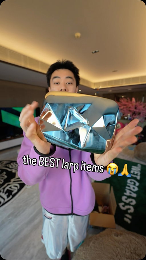 the BEST items to LARP with 😭😤

#whydna  #larp