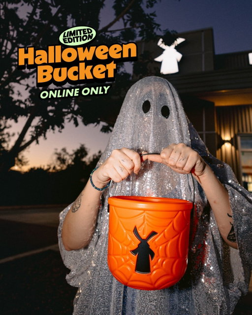 don’t wait ‘til it’s too late✨🕰️

starting at 12PM PT Fri,10/16, get your halloween bucket online at shop.dutchbros.com while supplies last!