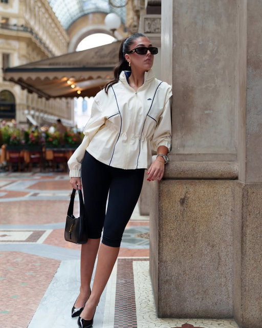 @paulaibanez luce el cortavientos Balsano en Milán

#ellesse #aw26
