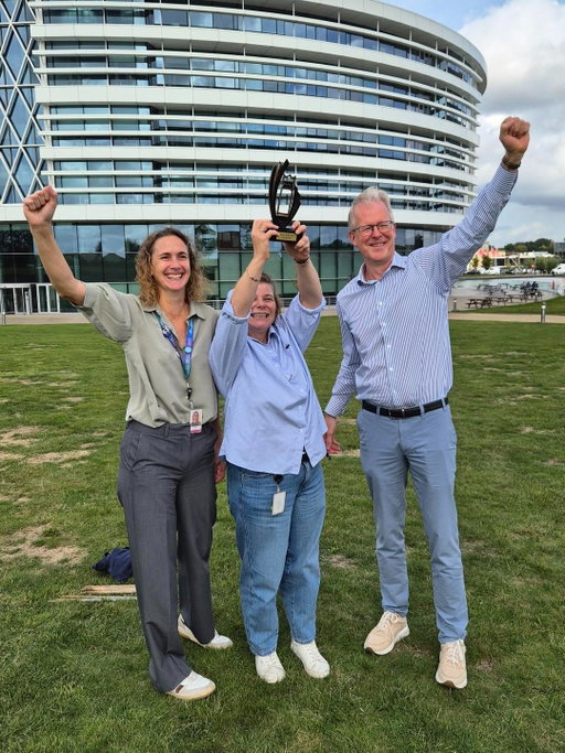 🏆 After months of friendly competition, our Kubb Tournament reached its grand finale on October 1. Congratulations to the winning team of Scheirs Sofie, Piet Vandenheede and Celine Verbeke, who came out on top after an exciting final match!

A big thank you to everyone who participated and helped make this year's tournament another great success. 🎉

#LifeAtBarco #KubbTournament