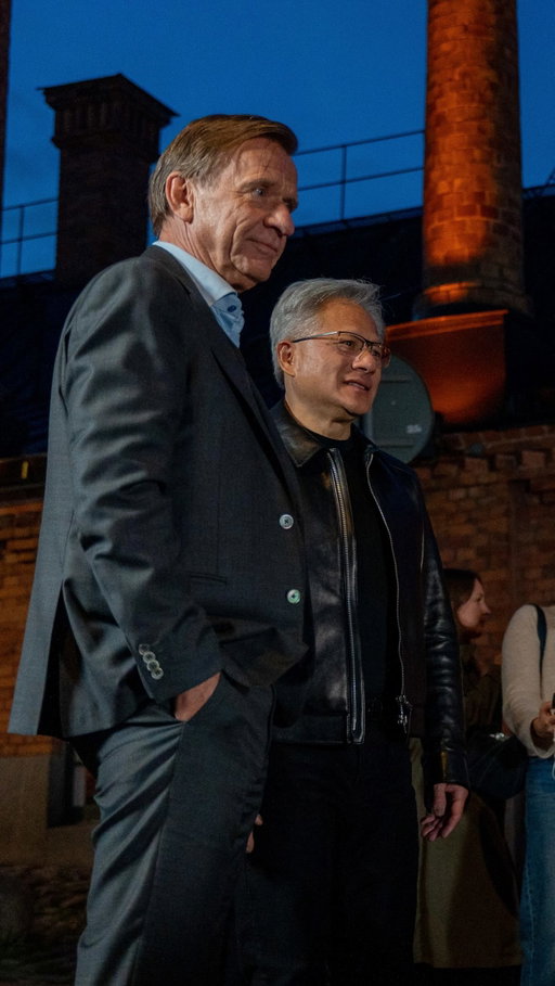 Safe driving is getting smarter. ⚡️

NVIDIA CEO Jensen Huang and Volvo Cars CEO Håkan Samuelsson came together in Stockholm last night to mark the next phase of our partnership, bringing AI and computing together with nearly 100 years of safety leadership.

Next up: Volvo cars that can safely navigate complex real-world environments, from door to door. Stay tuned!