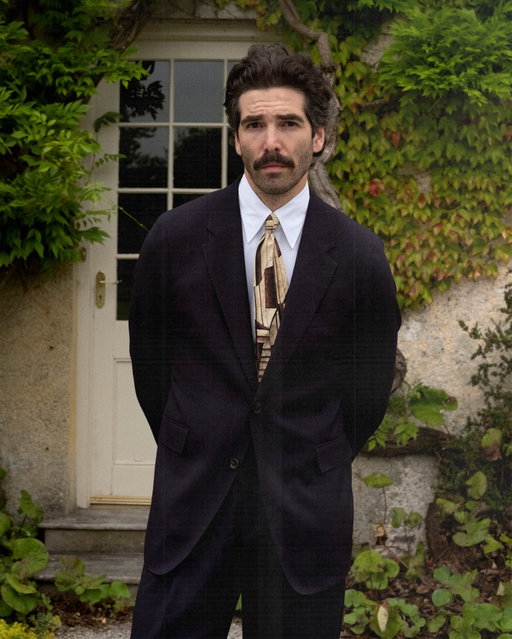 Where do you go when you’ve got to dress six guys across four different cities for one wedding?  Simple, @toddsnyderny 

Weather in Ireland can be a bit unpredictable, so we went with their Sutton Suit.  Cut from a beautiful Italian gabardine that’s lightweight, breathable, and durable enough for all groomsmen duties.